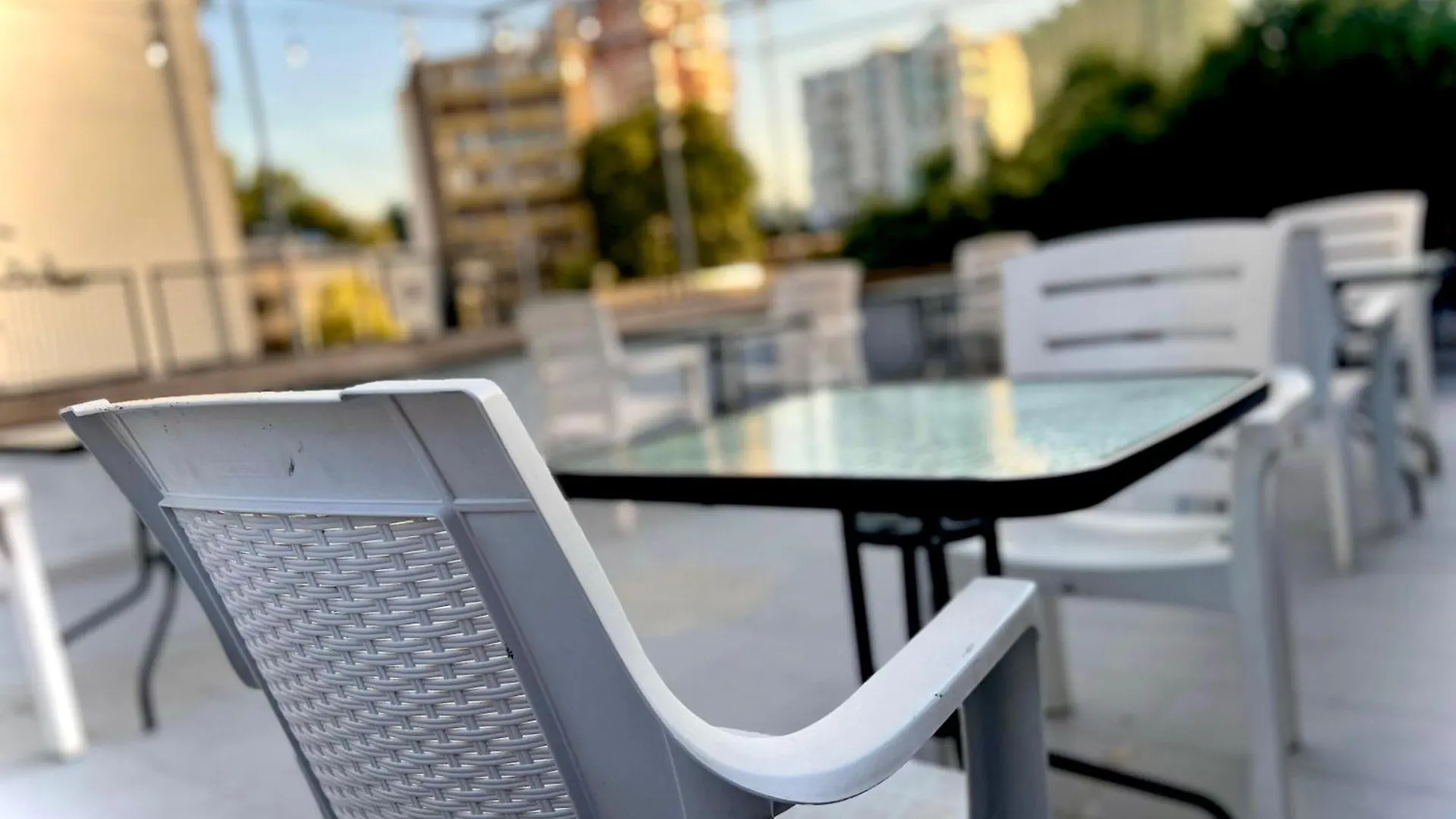 Budget Retreat Tirana & Studios