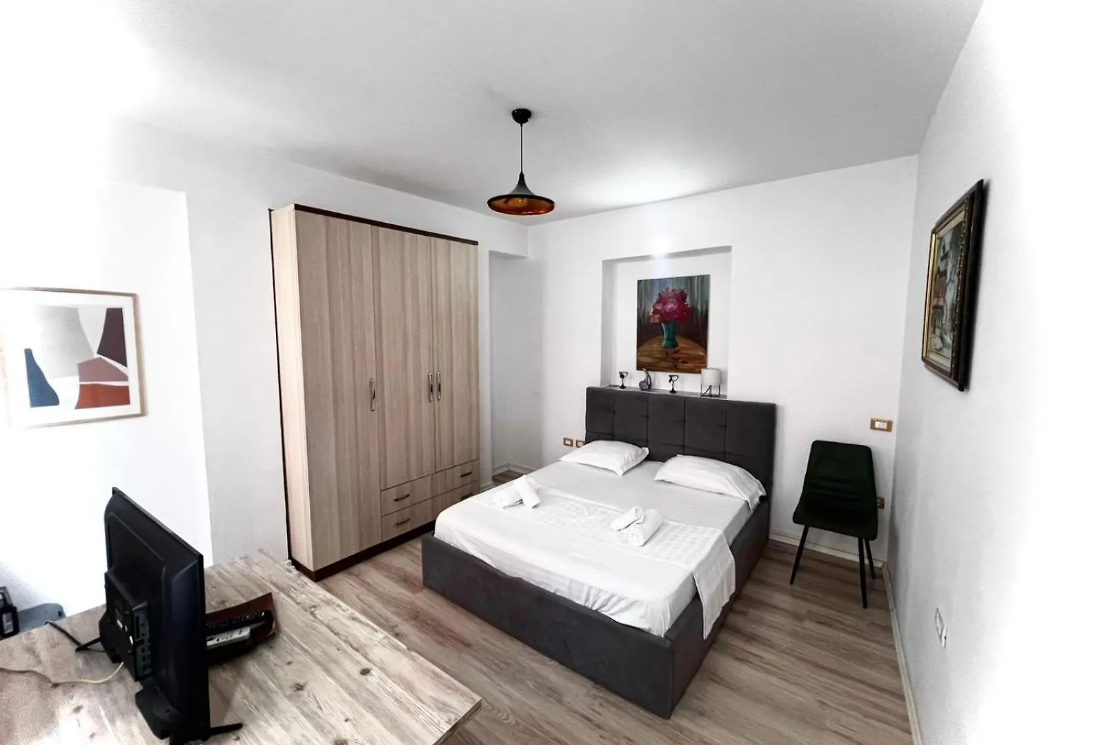Budget Retreat Tirana & Studios Hotel